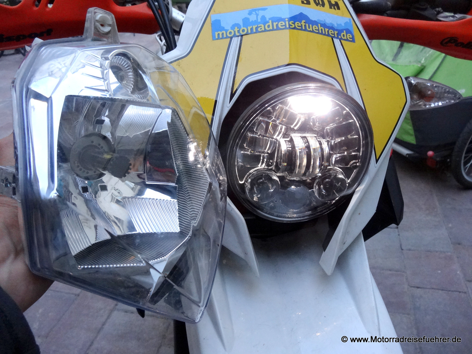 Einbau von adaptiven Kurvenlicht von J. W. Speaker ...